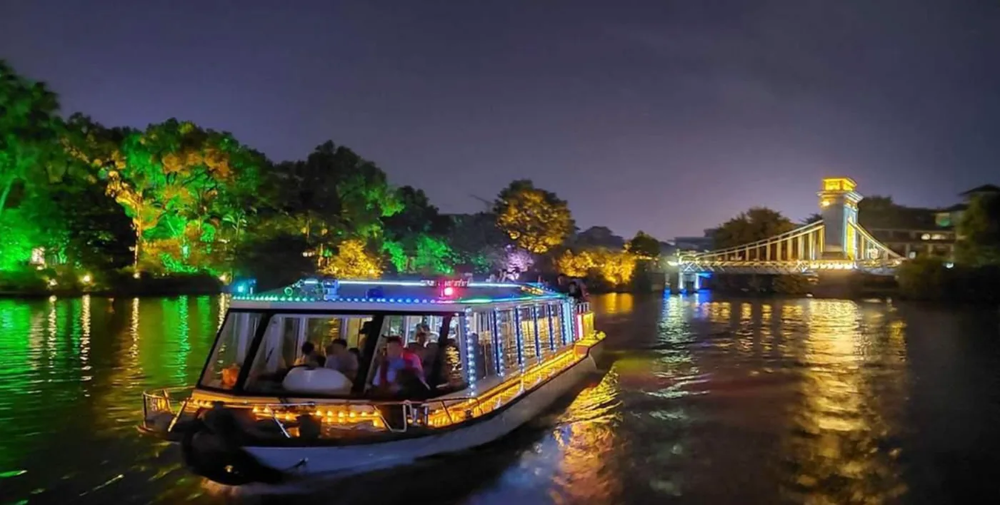 Crucero nocturno por Dos Ríos y Cuatro Lagos