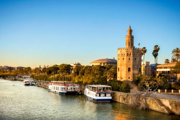 Torre del Oro y Plaza de España