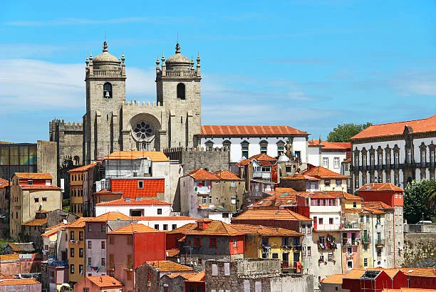 Bolsa de Valores, Puente Dom Luís I y Catedral de Oporto