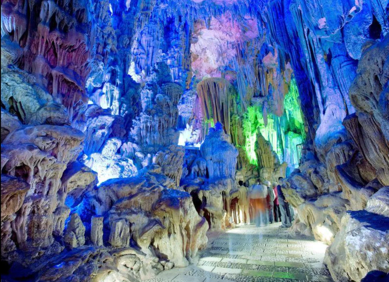 Cueva de la Flauta de Caña — Viavora Travel