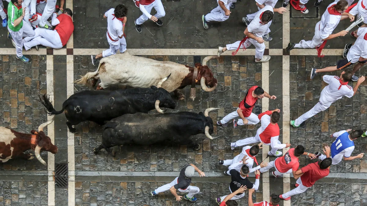 Encierros de San Fermín — Viavora Travel
