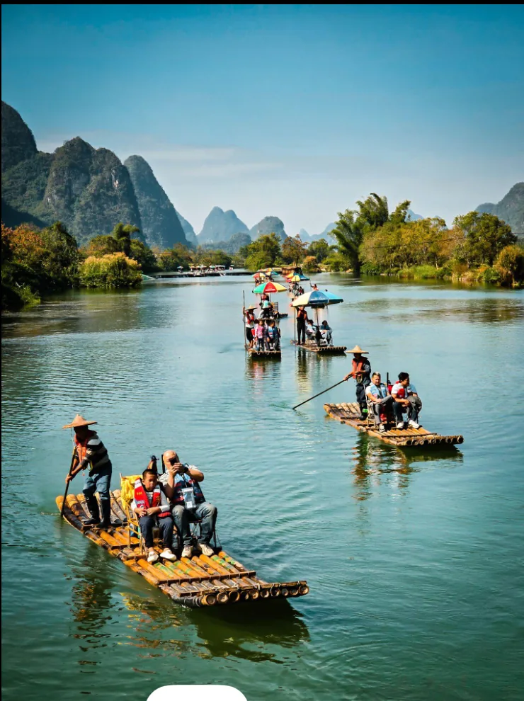 Balsa de bambú por el río Yulong — Viavora Travel