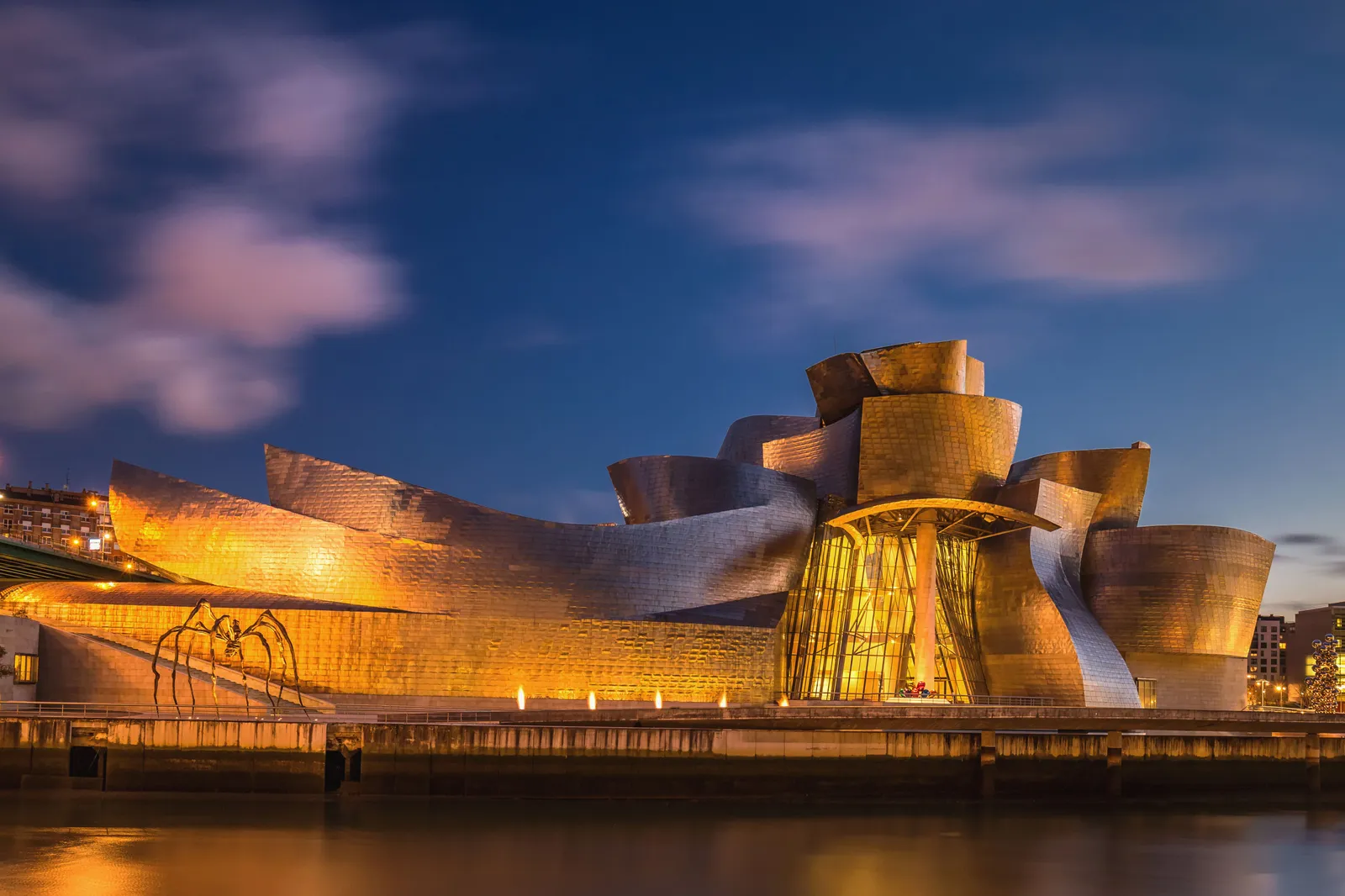 Bilbao al atardecer — Viavora Travel