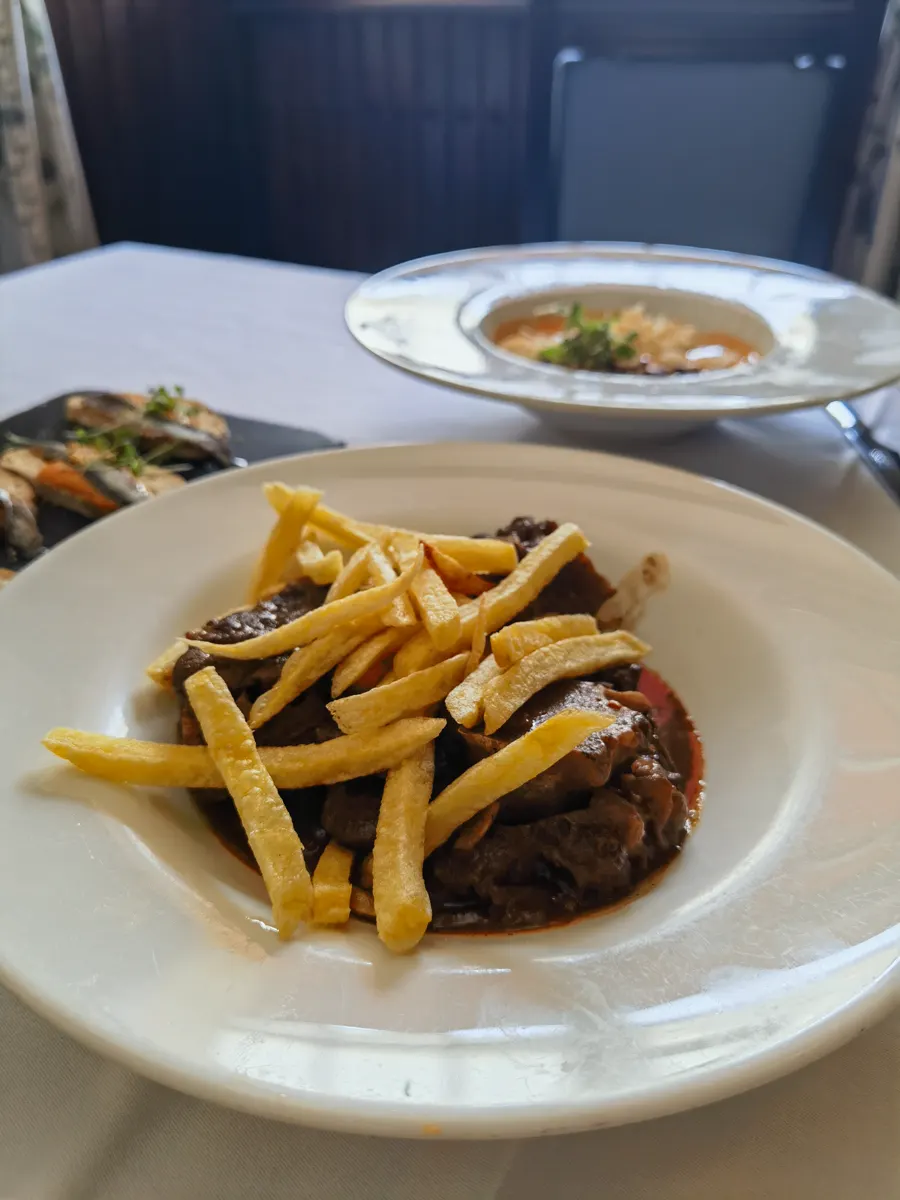 Plato de la gastronomía española, foto de Araya durante el viaje